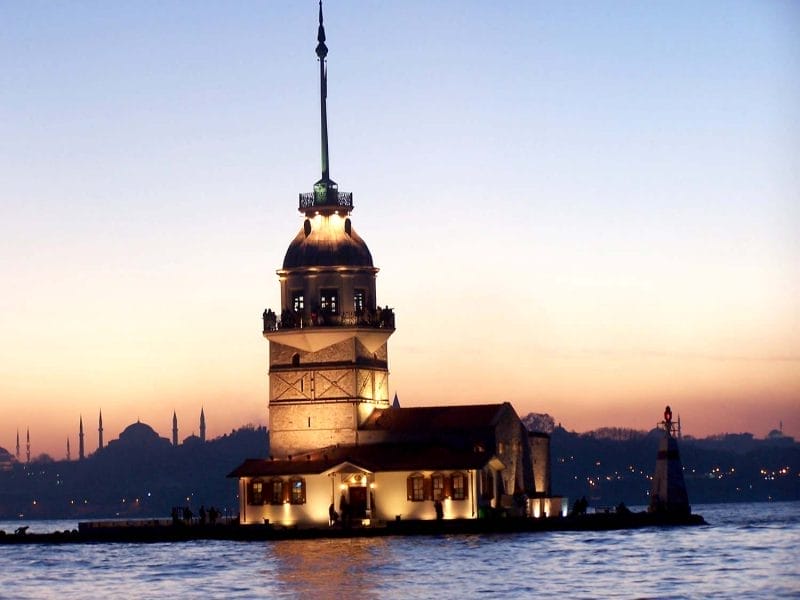 Kızkulesi - İstanbul'da Mutlaka Görmeniz Gereken Yerlerden Biri