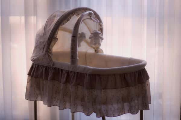 Baby Bassinet Vs. Pack N Play? 1 Baby bassinet vs. Pack n play