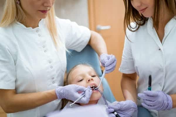 Your Child'S First Dental Visit: When To Go, What To Expect, And How To Get Ready 1 First dental visit
