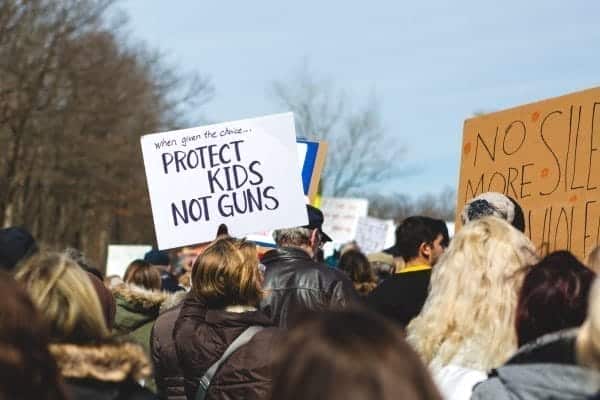 How To Protect Children: Physical, Emotional, And Online Dangers 1 How to protect children